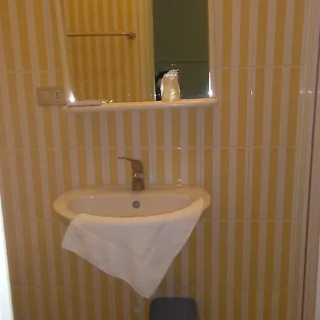 Stella Hotel *